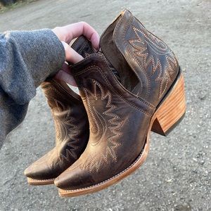 Ariat Dixon Booties